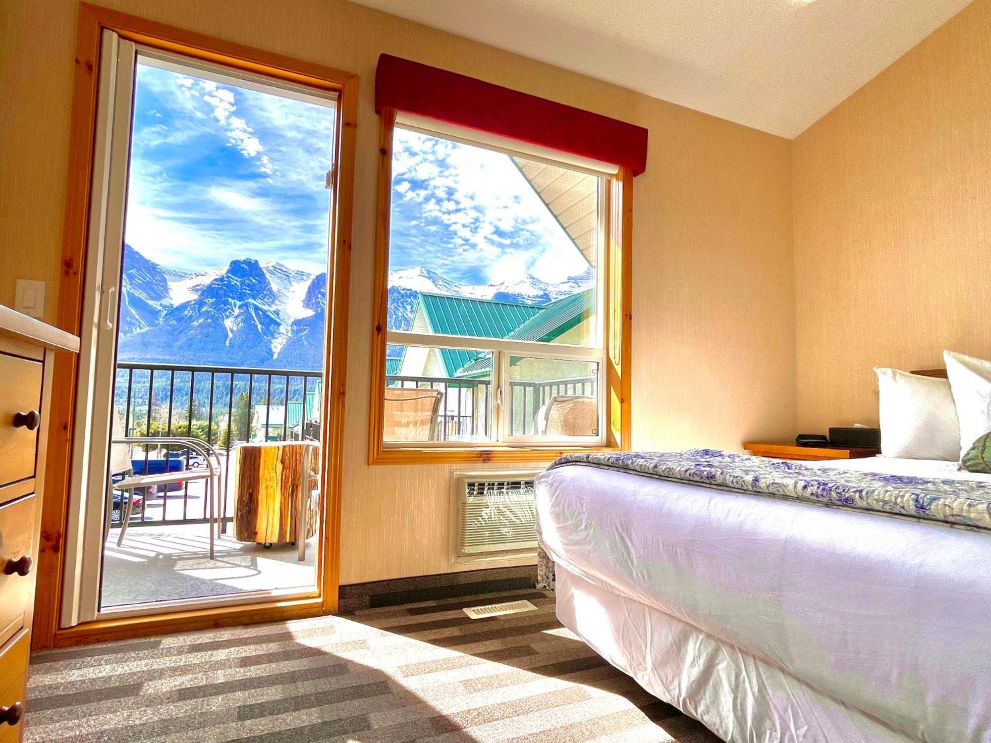 Mountainview -Privatechalet Sleep7- 5Min To Dt Vacation Home Canmore Exterior photo